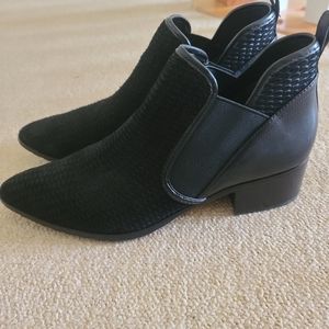 Donald Pliner booties